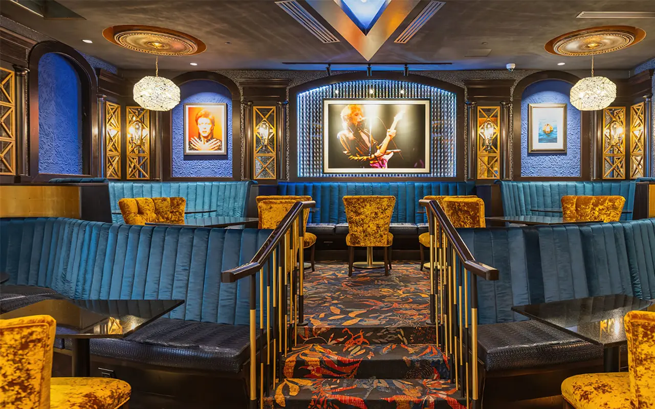 Construction Process - Jag Bar - Moldings 3